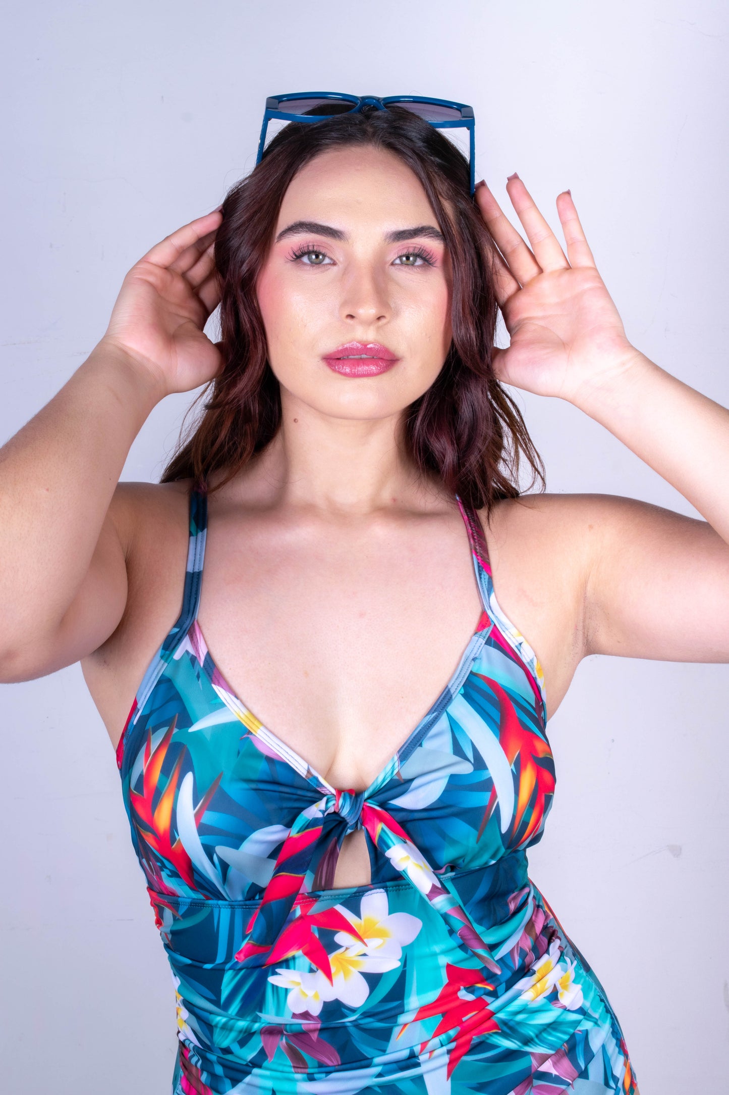 Olas con control de abdomen hojas azules